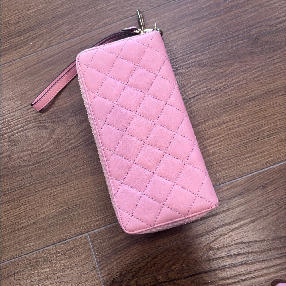 Michael Kors Quilted Leather Continental Zip Around Wallet/Wristlet in Pale Pink - Picture 2 of 7